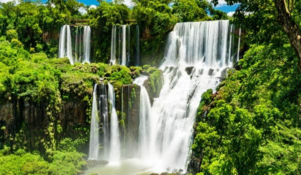 Déjate deslumbrar por este increíble viaje a Ushuaia y recorre el fin del mundo en un tour inolvidable.